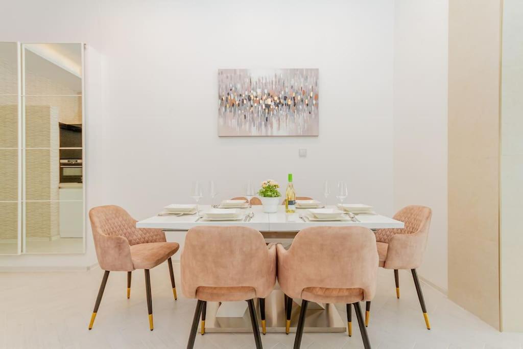 בודפשט The Opulent Oasis By Newave Apartments מראה חיצוני תמונה